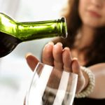 Можно ли пить алкоголь при геморрое — насколько они совместимы