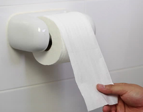 Если появилась кровь на туалетной бумаге: причины и что делать